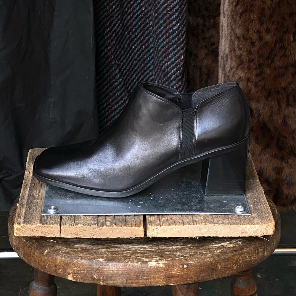 90s 100% Leather Black Square Toe Block Square Heel Low Ankle Mid Heel Boots